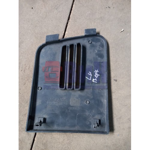 Накладка на решетку радиатора Volvo FH 12 верх деф. LH (222), 20529705-3