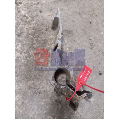 Кронштейн полукрыла заднего (скоба) Renault Pr 011669 (390), 