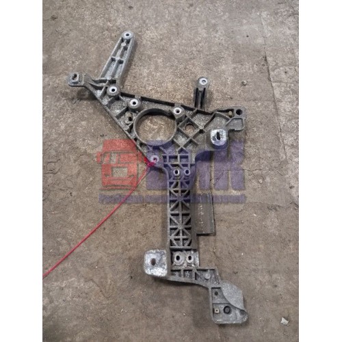 Кронштейн передней откидной подножки Mercedes Actros MP4 766412 LH (995), 9608850545-1