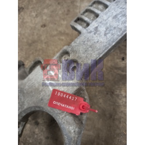 Кронштейн передней откидной подножки Mercedes Actros MP4 766412 RH (437), 9608850845-1