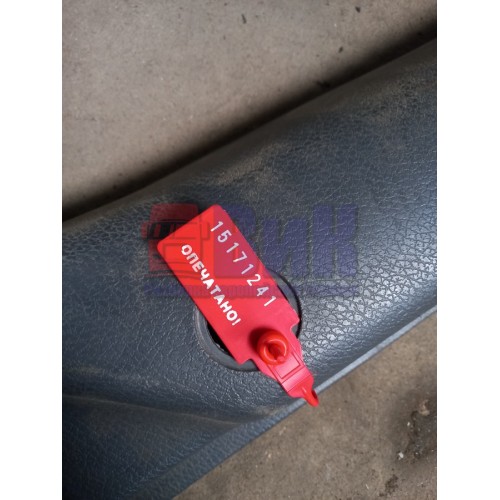 Накладка на стойку стекла Volvo FH внутренняя RH (241), 20546156-2