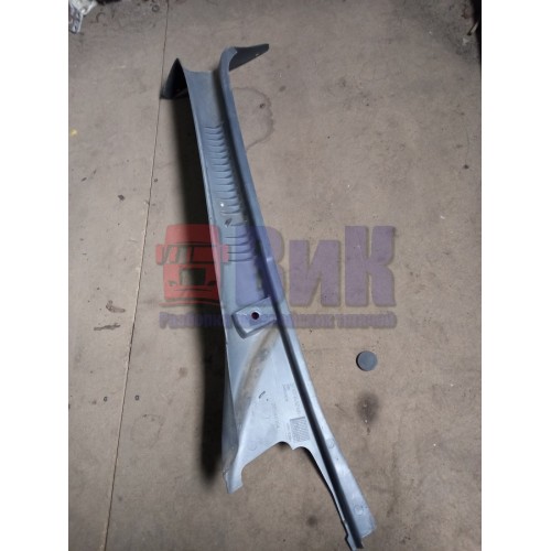 Накладка на стойку стекла Volvo FH внутренняя LH (243), 20546154-1