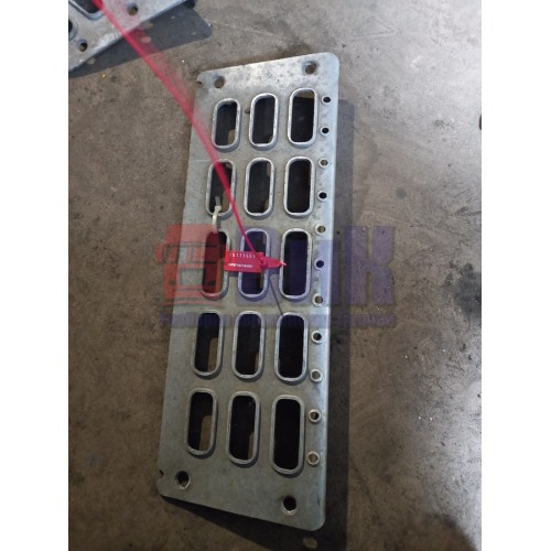 Накладка на подножку основную Volvo FH 12 верхняя (551), 