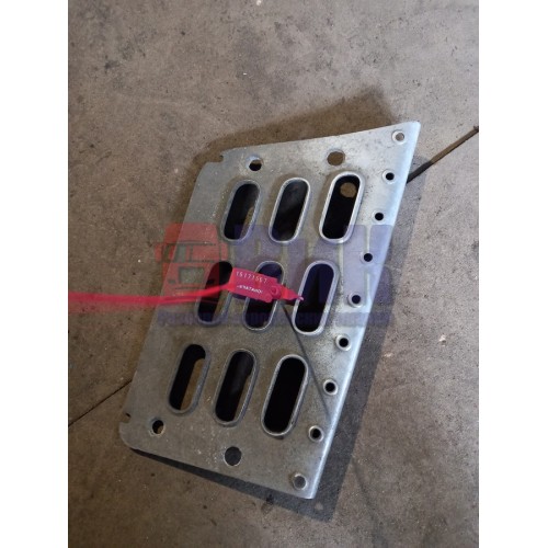 Накладка на подножку нижнюю Volvo FH 12 LH (557), 