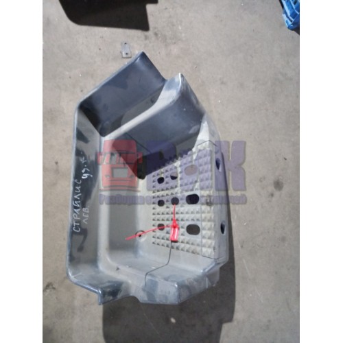 Корпус нижней подножки Iveco LH (974), 504053091