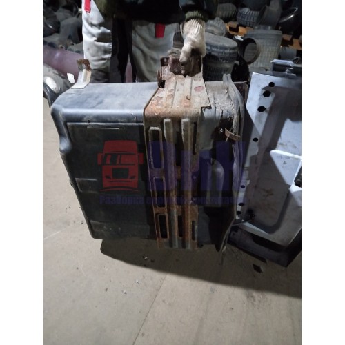 Ящик инструментальный Iveco Stralis ш.к. в сборе (накладка/ручка/замок) LH (304), -4