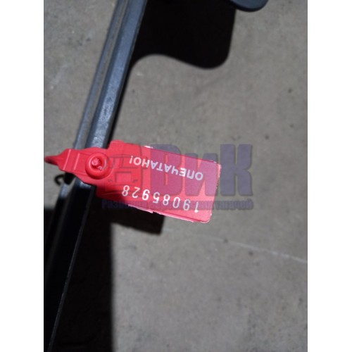 Накладка на панель приборов Iveco (928), -2