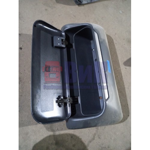 Бардачок Iveco (284), -1