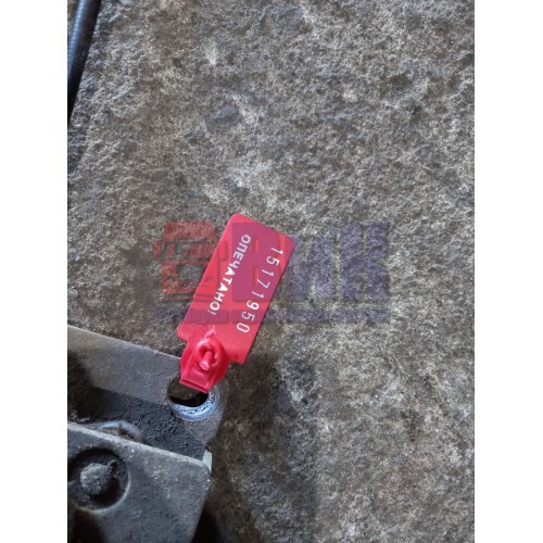 Замок инструментального ящика Volvo с тросиком RH (950), -2