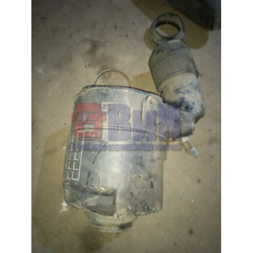 Корпус воздушного фильтра Volvo деф. (427), 1675142-3