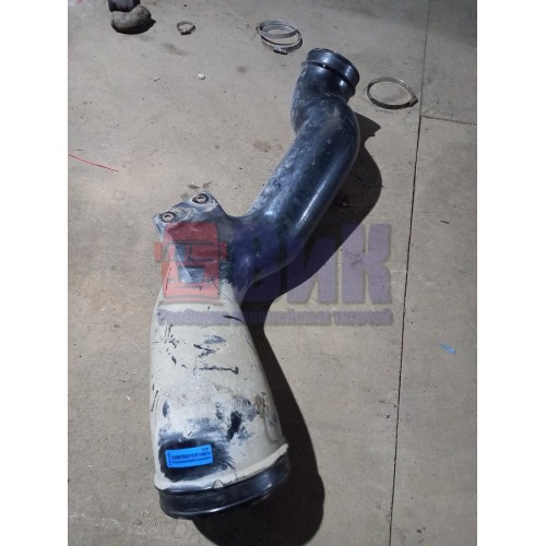 Патрубок воздушного фильтра Mercedes (207), 9415280607