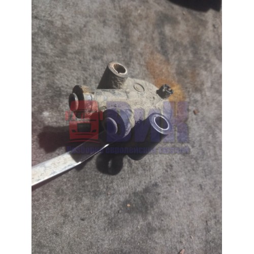 Кран уровня кабины Iveco (705), -2