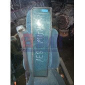 Стекло двери (форточка) Renault Magnum LH (443)