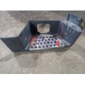 Корпус нижней подножки MAN TGS 516238 с накладкой деф. RH (240)