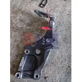 Кронштейн двигателя Renault TS передний RH (595)