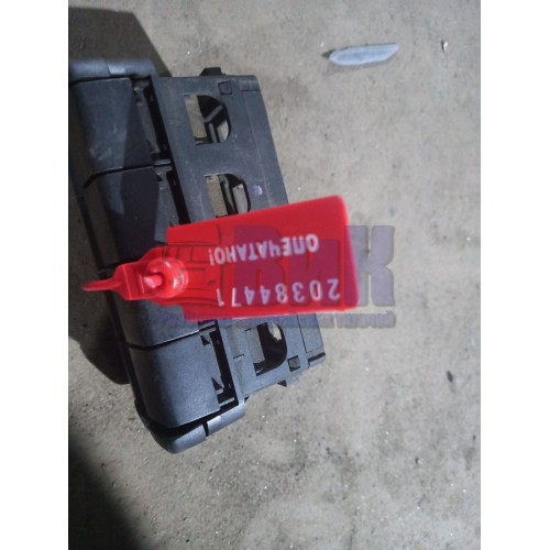 Пластик под кнопки Mercedes с заглушками (471), 9435400146-2