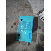 Крышка подножки Mercedes RH (332)