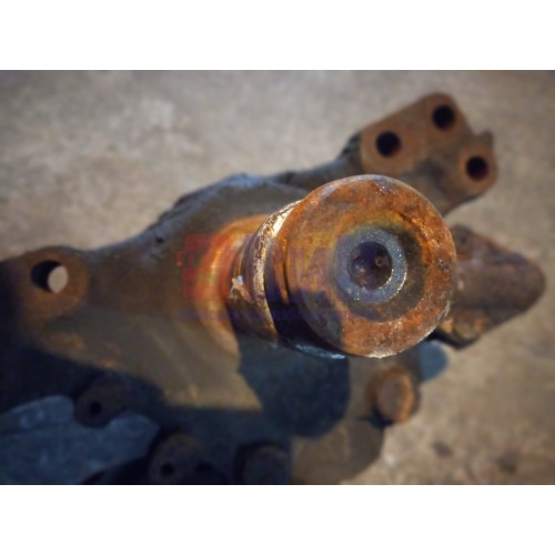 Цапфа (кулак поворотный) d=68 Renault Magnum (блок подш.) RH (637), -3