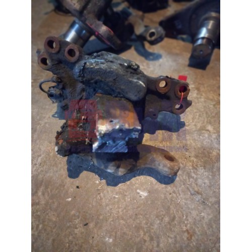 Цапфа (кулак поворотный) d=68 Renault Magnum (блок подш.) RH (637), -1