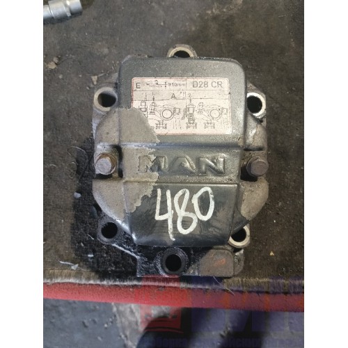 Проставка ось рокеров с клапанной крышкой MAN D2876 LF12 (647), 