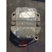 Проставка ось рокеров с клапанной крышкой MAN D2866-76 (638)