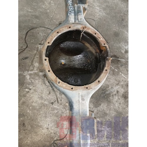 Корпус заднего моста (чулок) Iveco с опорниками (311), 7186785-6