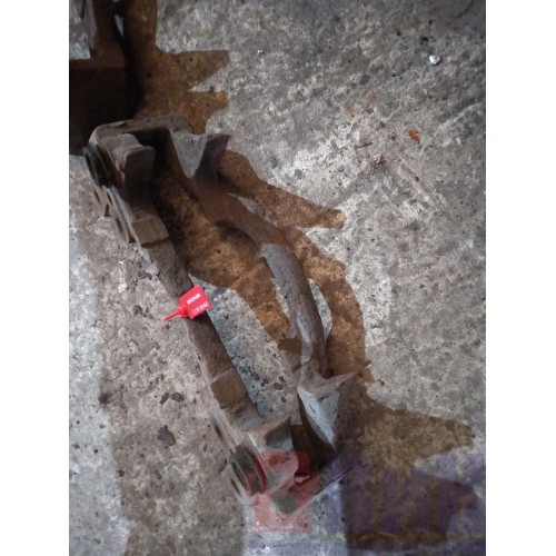 Скоба суппорта Renault стар.обр. (877), 