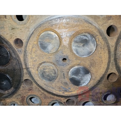 Головка блока цилиндров (ГБЦ) Volvo D11/DXI-11 (461), 21576282-16