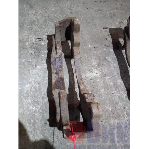 Скоба суппорта Iveco (927), 