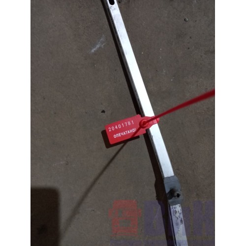 Направляющая шторки лобового стекла Mercedes RH (781), -1