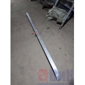 Накладка под лобовое стекло Renault Magnum (682)