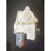 Моторчик стеклоподъемника MAN TGX 025634 RH (131)