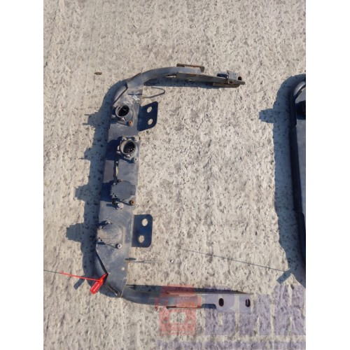 Кронштейн розеток Renault Magnum (729), 