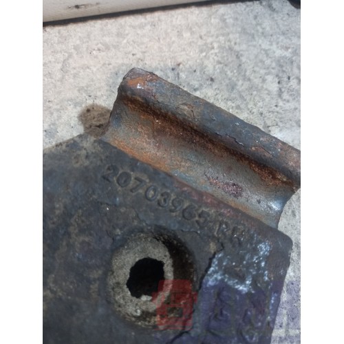 Кронштейн переднего амортизатора Volvo FH 480 673908 нижний RH (843), 20703965-3