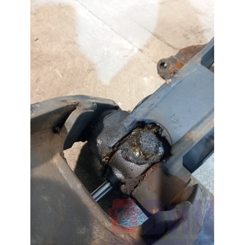 Торсион кабины Iveco stralis 387632 в сборе (540) , 5801345715-1