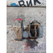 Кронштейн переднего амортизатора Iveco Stralis 387632 нижний RH (459)