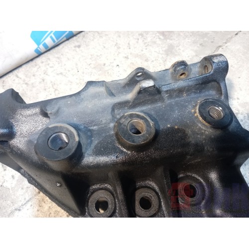 Кронштейн буксировочного пальца Scania P340 215449 LH (273), 1727270-3