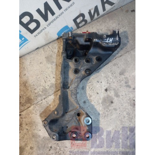 Кронштейн буксировочного пальца Scania P340 215449 LH (273), 1727270-1