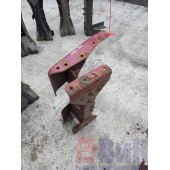 Траверса Renault Magnum Mack задняя (519)