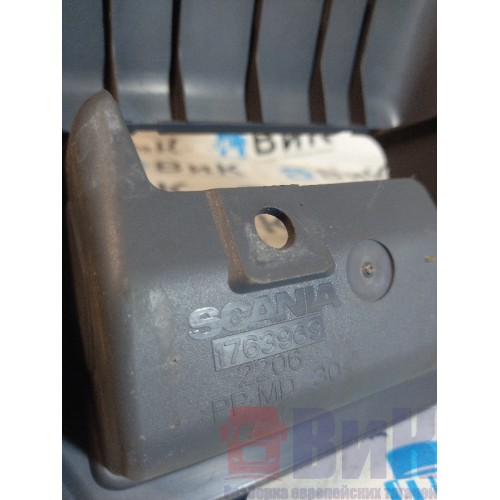 Крышка центральной консоли Scania P340 215449 (179), 1763969-2