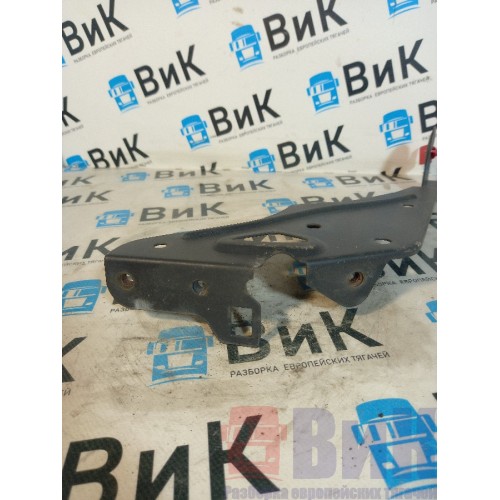 Кронштейн солнцезащитного козырька Scania P340 215449 (144), 1780733-3