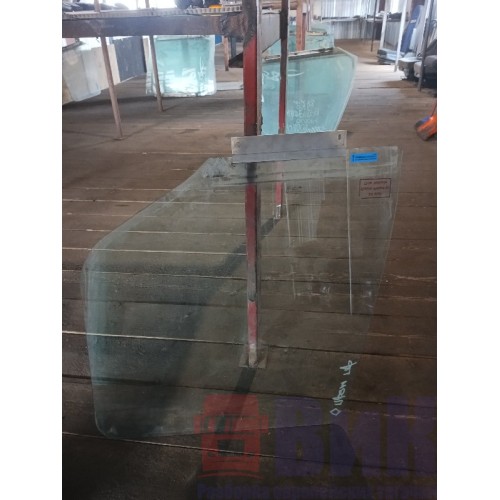 Стекло двери (основное) Renault Premium RH (909), 