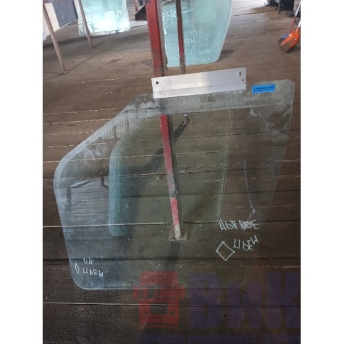 Стекло двери (основное) Renault Premium RH (913), 