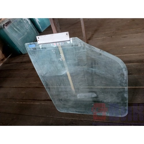 Стекло двери (основное) Renault Premium LH (935), -3