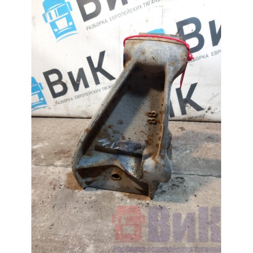 Кронштейн реактивной тяги Scania P340 170558 RH (967), 1355288-1