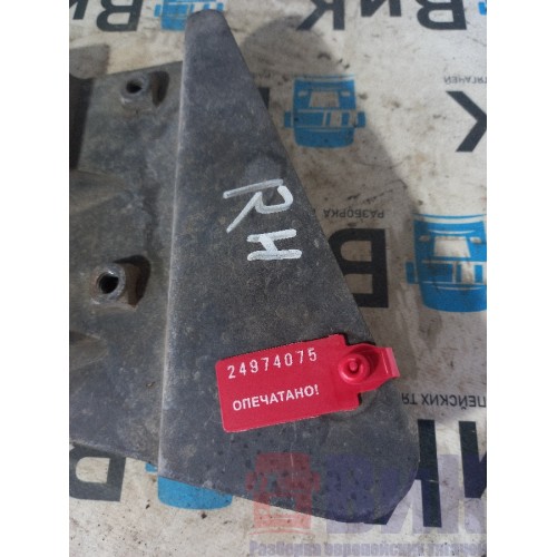 Кронштейн тяги интеркулера Scania P340 126432 RH (075), 1530607-2