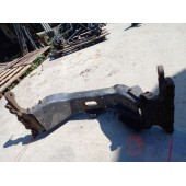 Траверса Renault Magnum под двигатель (819)