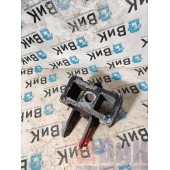 Проставка под 1листовую рессору MAN TGS 18.440 040584 в сборе с кронш-ом (115)