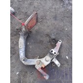 Опора двигателя Renault DXI 11 передняя (735)