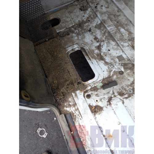 Каркас кабины Renault Magnum 2007г. с углами капота, люком, спойлерами (357), -7